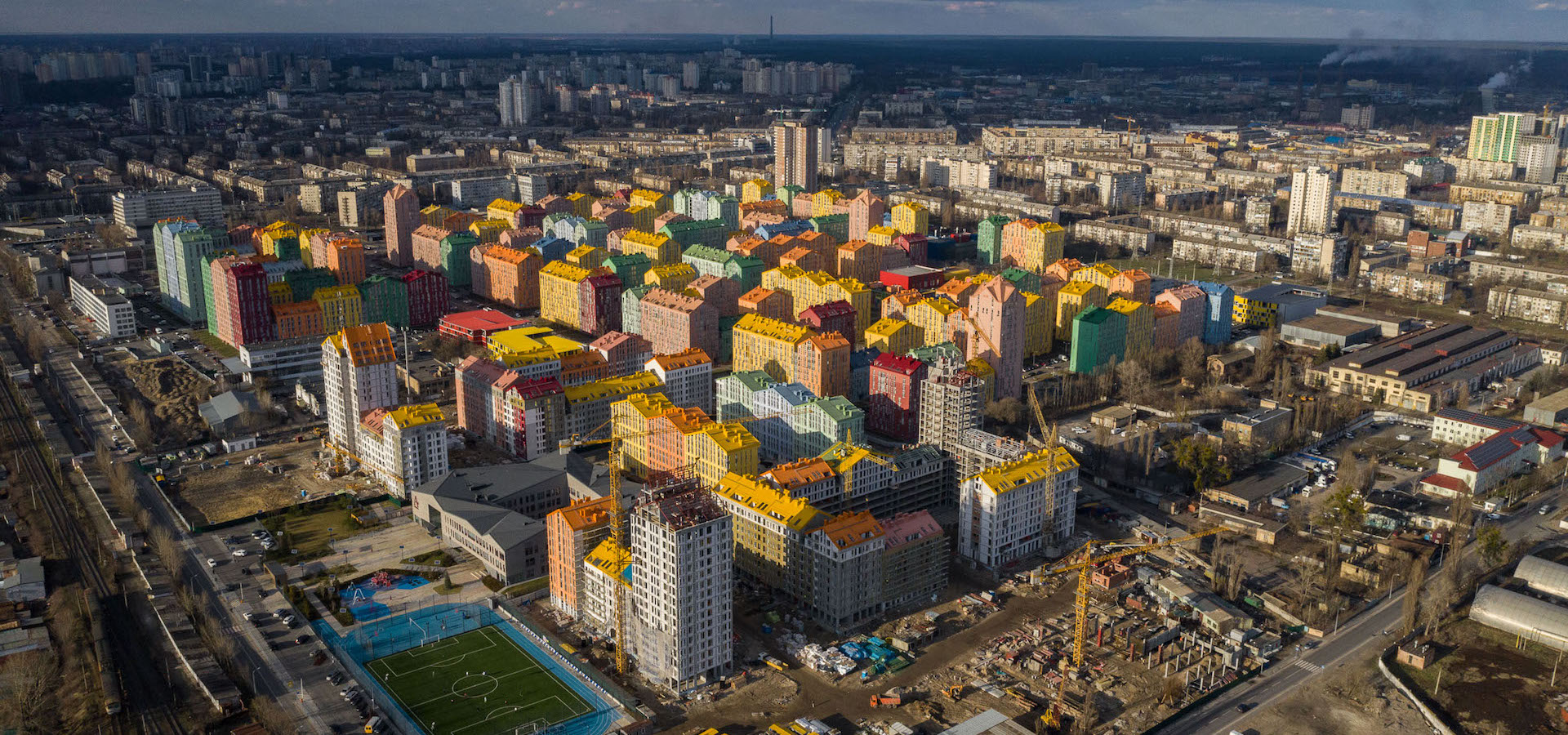 Comfort Town – “Chiếc áo choàng” đầy màu sắc của thủ đô Kiev, Ukraine