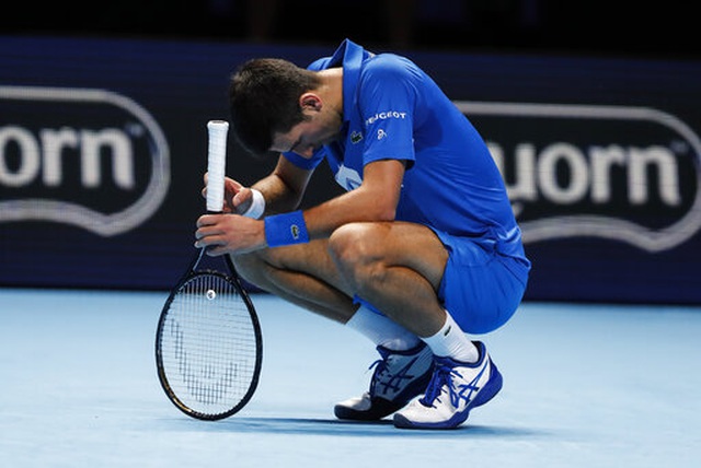Djokovic đầy thất vọng sau khi để thua Medvedev