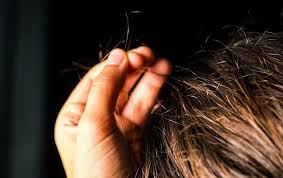 Hội chứng "nghiện" ăn tóc, một thứ gây nguy hiểm đến tính mạng con người