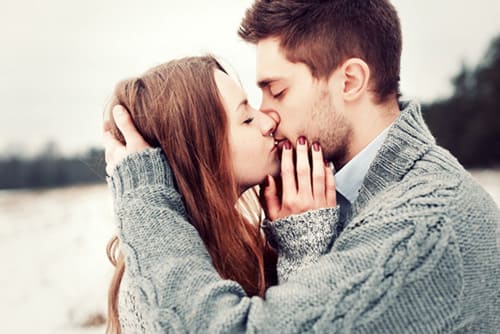 Một cái hôn không xin phép trước, cũng được coi là người không tôn trọng bạn
